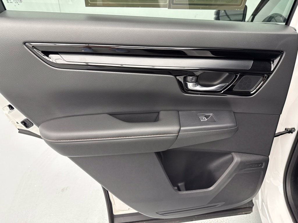 Used 2025 Honda CR-V Sport Touring image 18