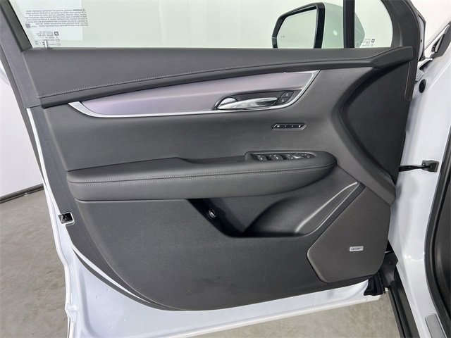 Certified 2025 Cadillac XT6 Luxury image 23