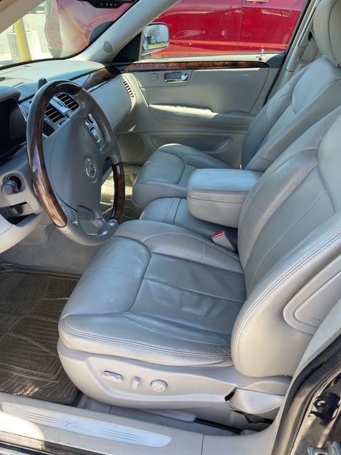 Used 2009 Cadillac DTS w/ Trunk Convenience Package image 7