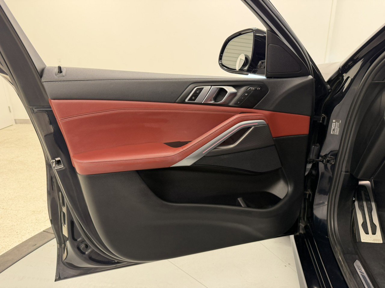 Used 2022 BMW X6 xDrive40i w/ Executive Package AWD/4WD image 23