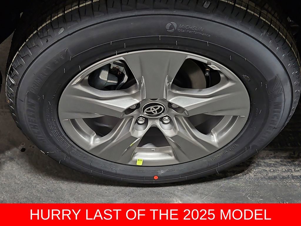 New 2025 Toyota RAV4 XLE image 10