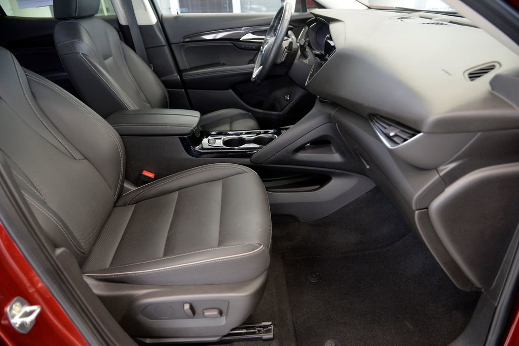 Used 2023 Buick Envision Essence image 29