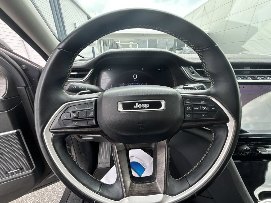 Used 2021 Jeep Grand Cherokee L Limited AWD/4WD image 11
