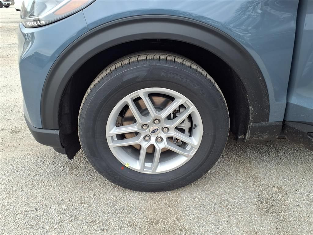 New 2026 Ford Explorer Active RWD image 23