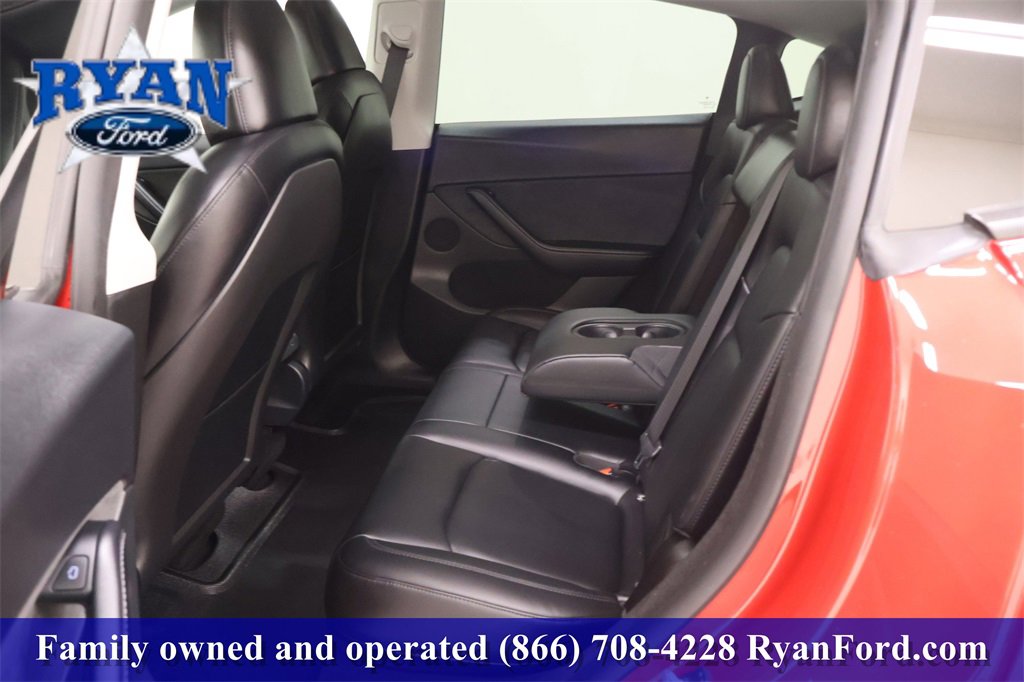Used 2022 Tesla Model Y Long Range image 12