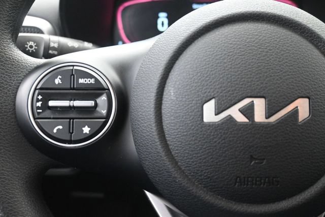 Used 2024 Kia Soul LX w/ Option Group 015 FWD image 25
