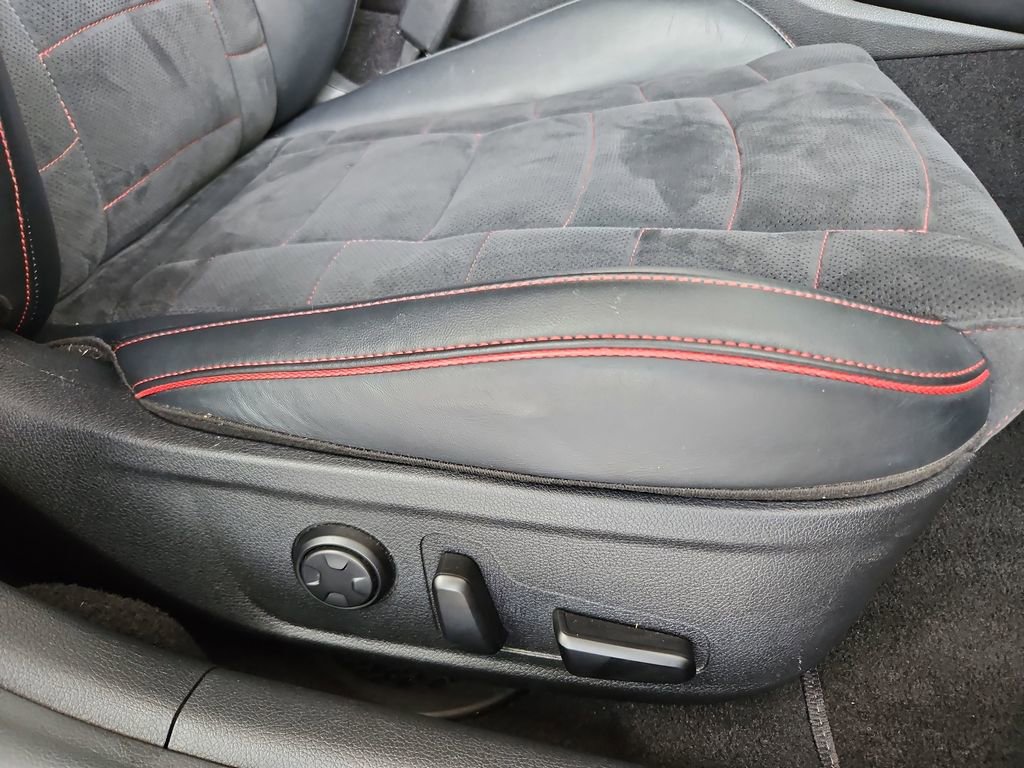 Used 2022 Kia Stinger GT2 image 28