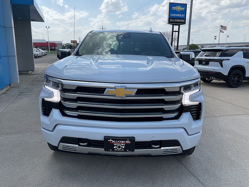New 2026 Chevrolet Silverado 1500 High Country w/ High Country Premium Package AWD/4WD image 3
