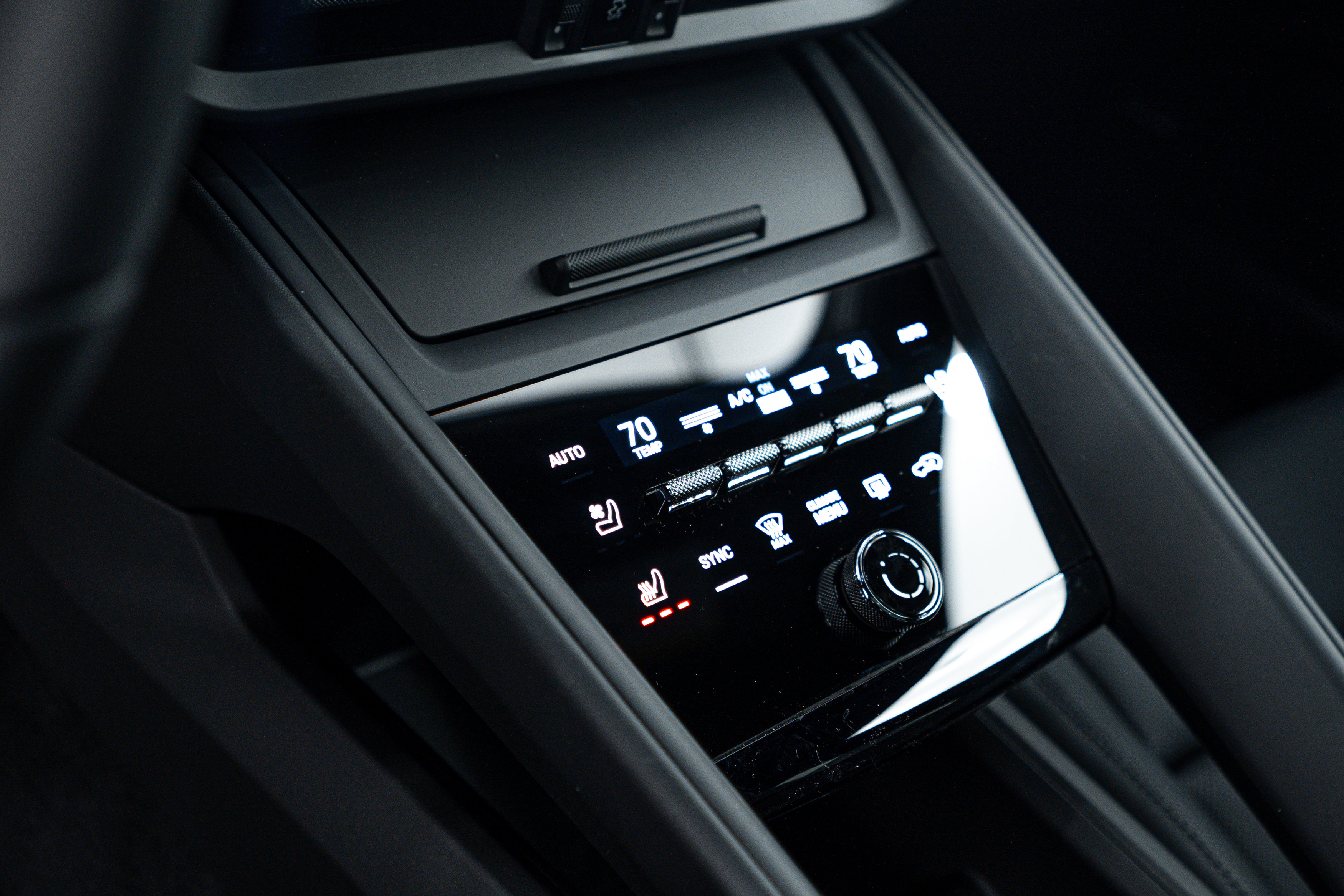 Certified 2025 Porsche Macan Electric image 14