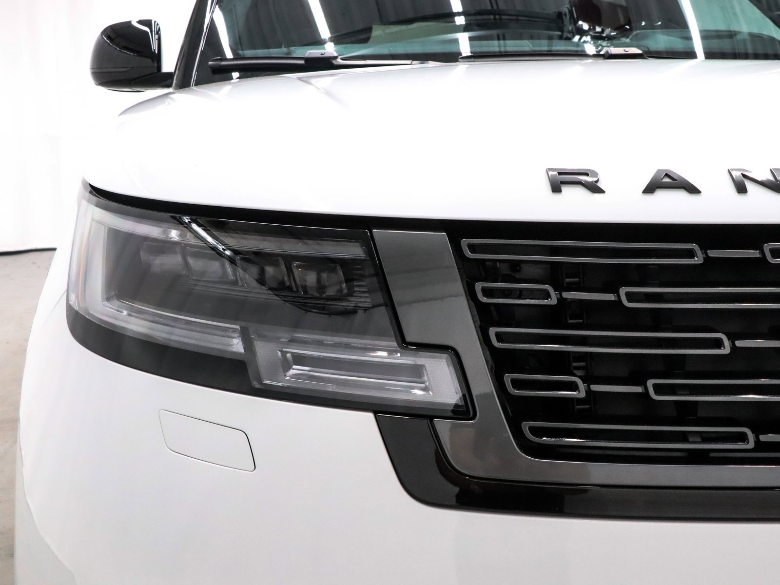 Used 2024 Land Rover Range Rover Autobiography image 54