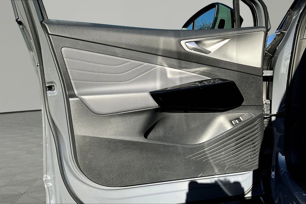 Used 2023 Volkswagen ID.4 Pro S image 19