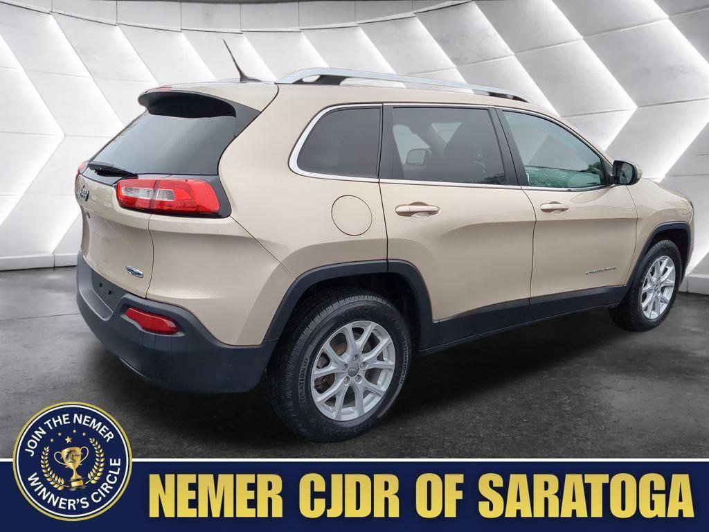 Used 2015 Jeep Cherokee Latitude w/ Cold Weather Group image 6
