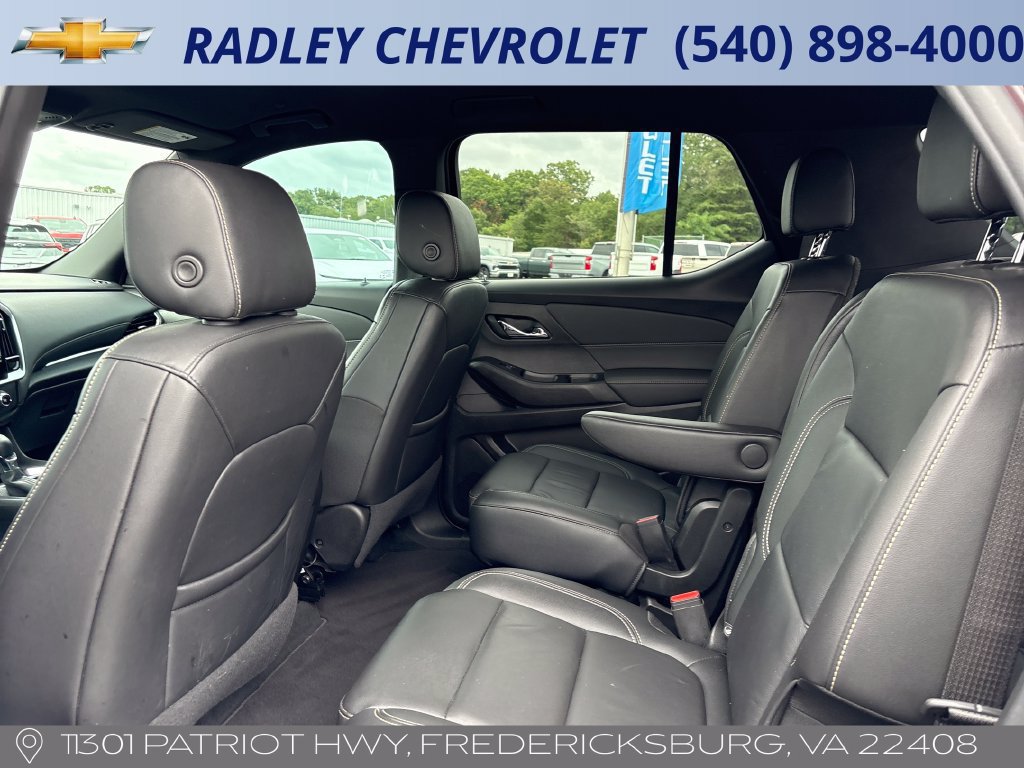 Certified 2023 Chevrolet Traverse LT w/ Rear Camera Mirror Package FWD image 12