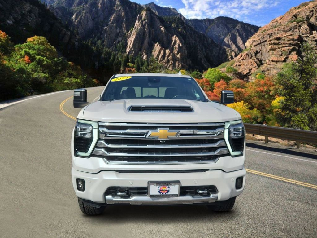 Used 2024 Chevrolet Silverado 2500 High Country w/ Technology Package image 6