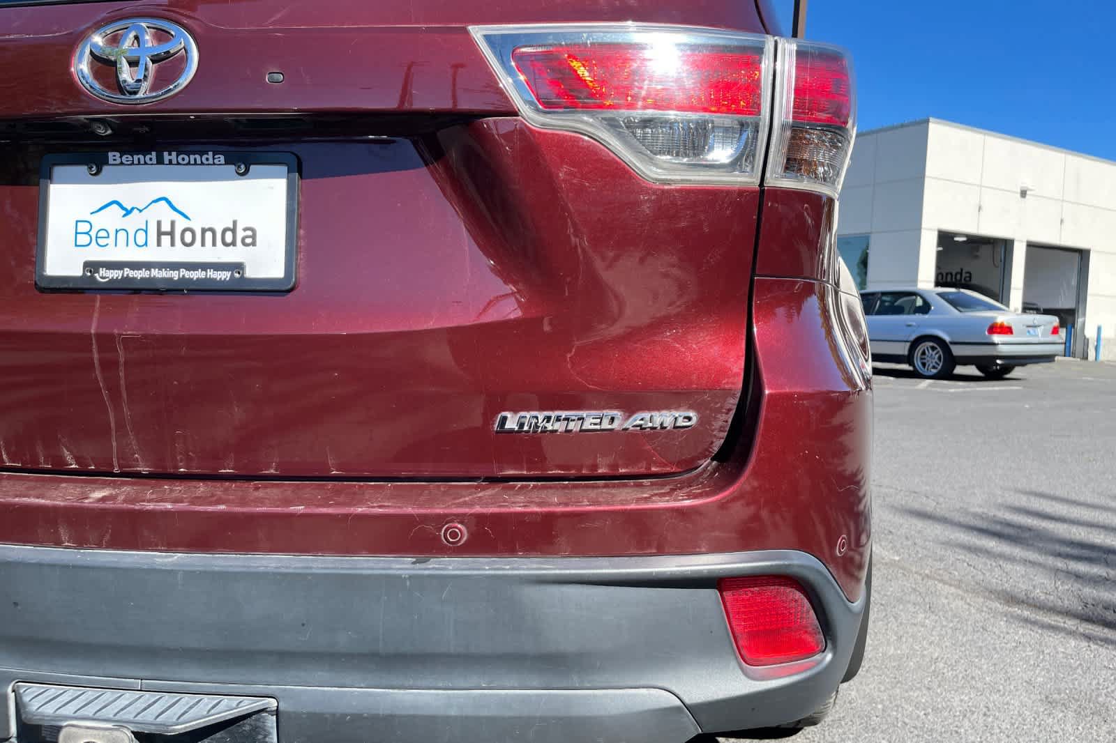 Used 2016 Toyota Highlander Limited w/ Driver Technology Package AWD/4WD image 14