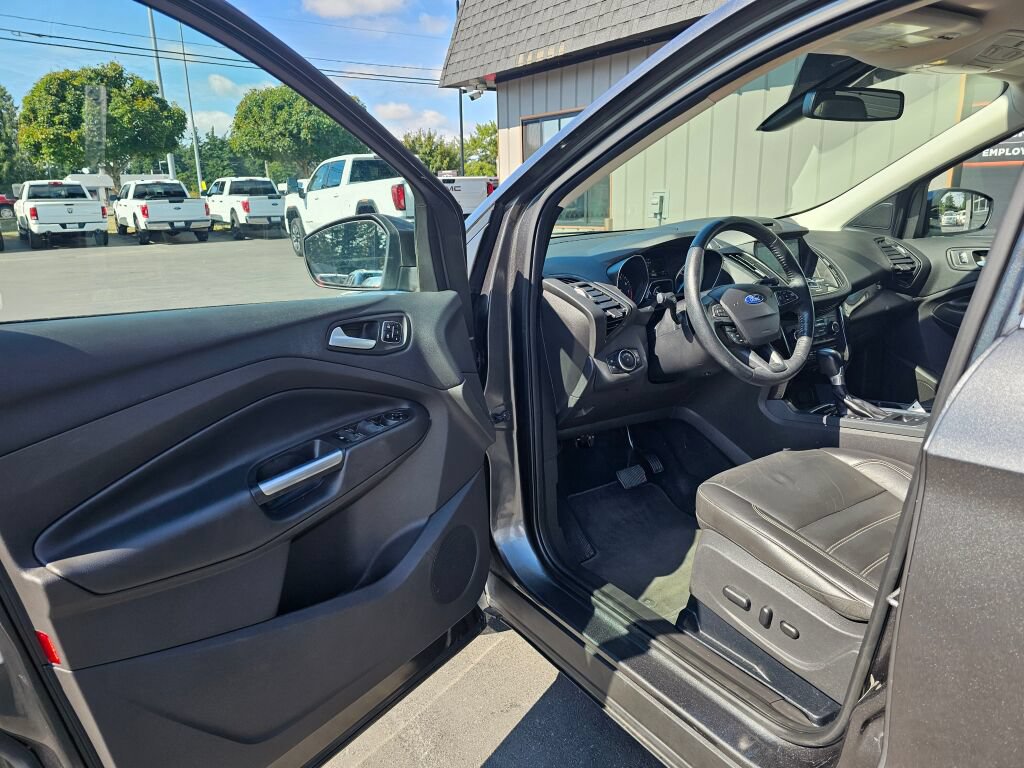 Used 2017 Ford Escape Titanium w/ Canadian Touring Package AWD/4WD image 21