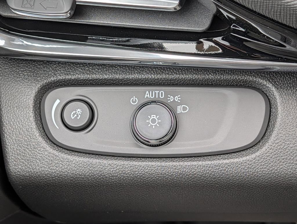 New 2026 Buick Envista Sport Touring w/ Studio Series FWD image 43