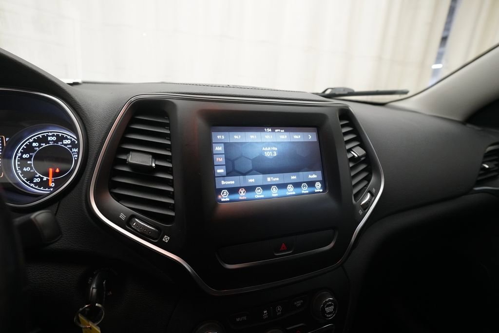 Used 2019 Jeep Cherokee Sport w/ Cold Weather Group image 6
