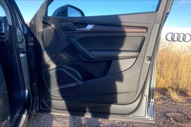 Used 2021 Audi Q5 e Premium Plus w/ Premium Plus Package image 27