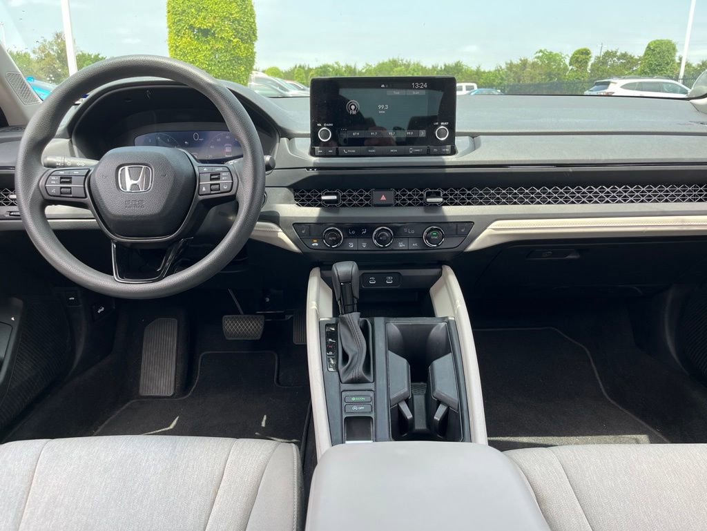 Certified 2025 Honda Accord SE image 14