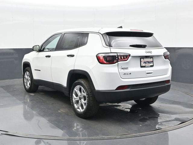 Used 2025 Jeep Compass Sport AWD/4WD image 2