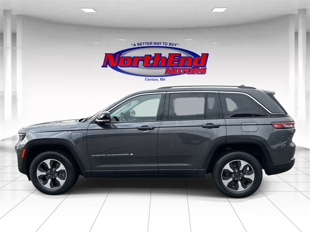 Used 2023 Jeep Grand Cherokee 4WD 4xe image 4