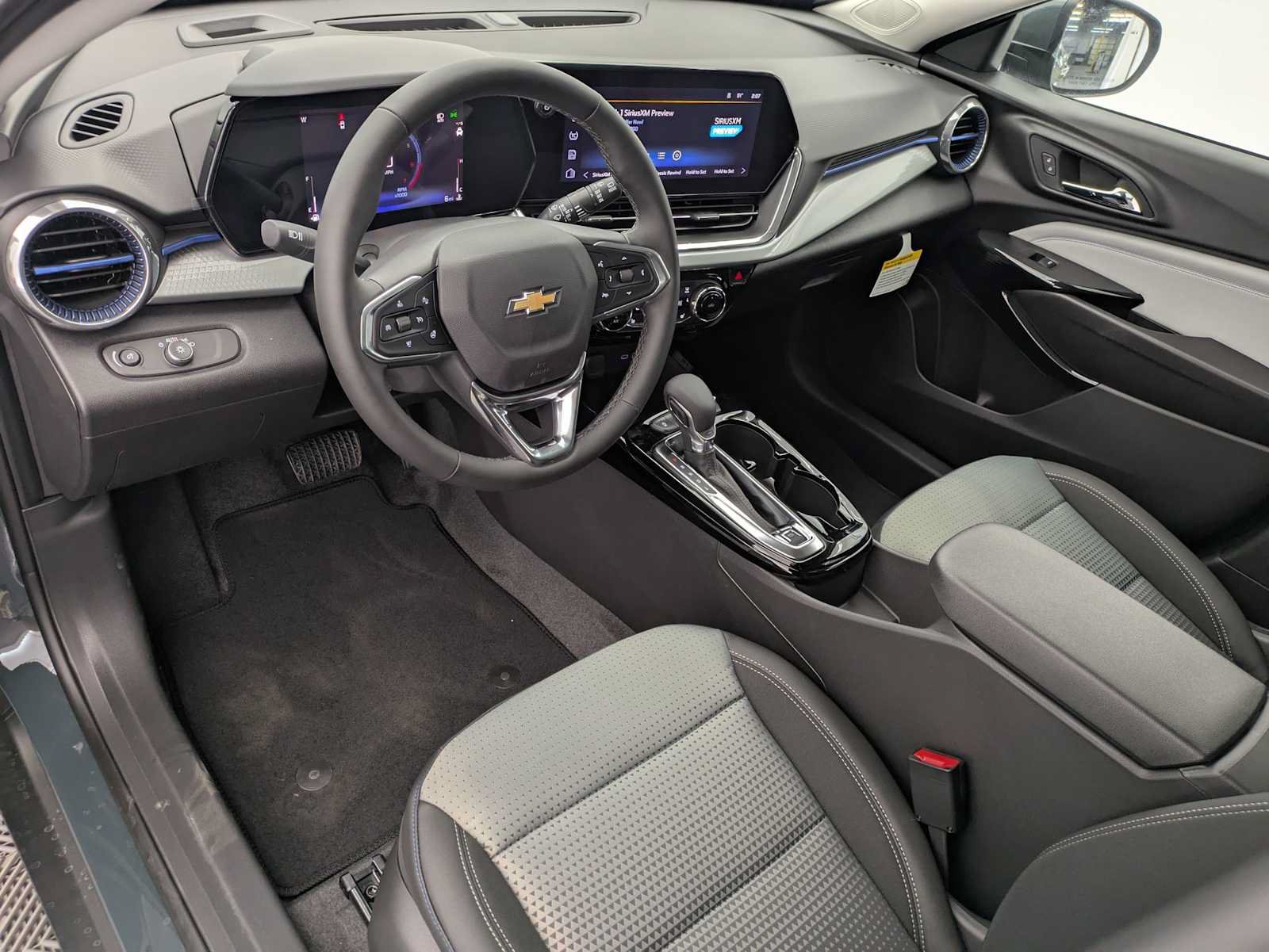 New 2026 Chevrolet Trax LT w/ Driver Confidence Package FWD image 2