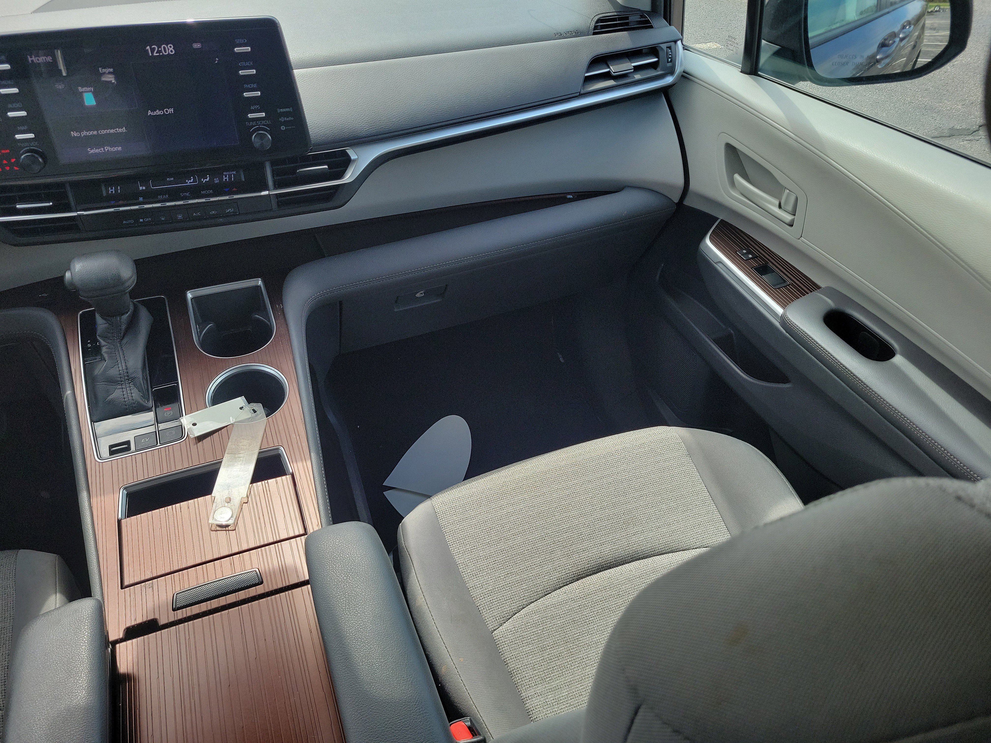 Used 2021 Toyota Sienna LE image 14