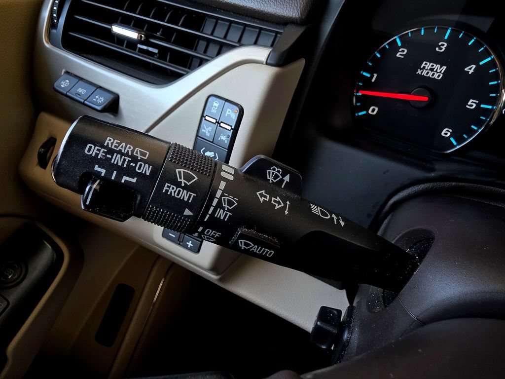 Used 2018 GMC Yukon Denali w/ Denali Ultimate Package AWD/4WD image 39