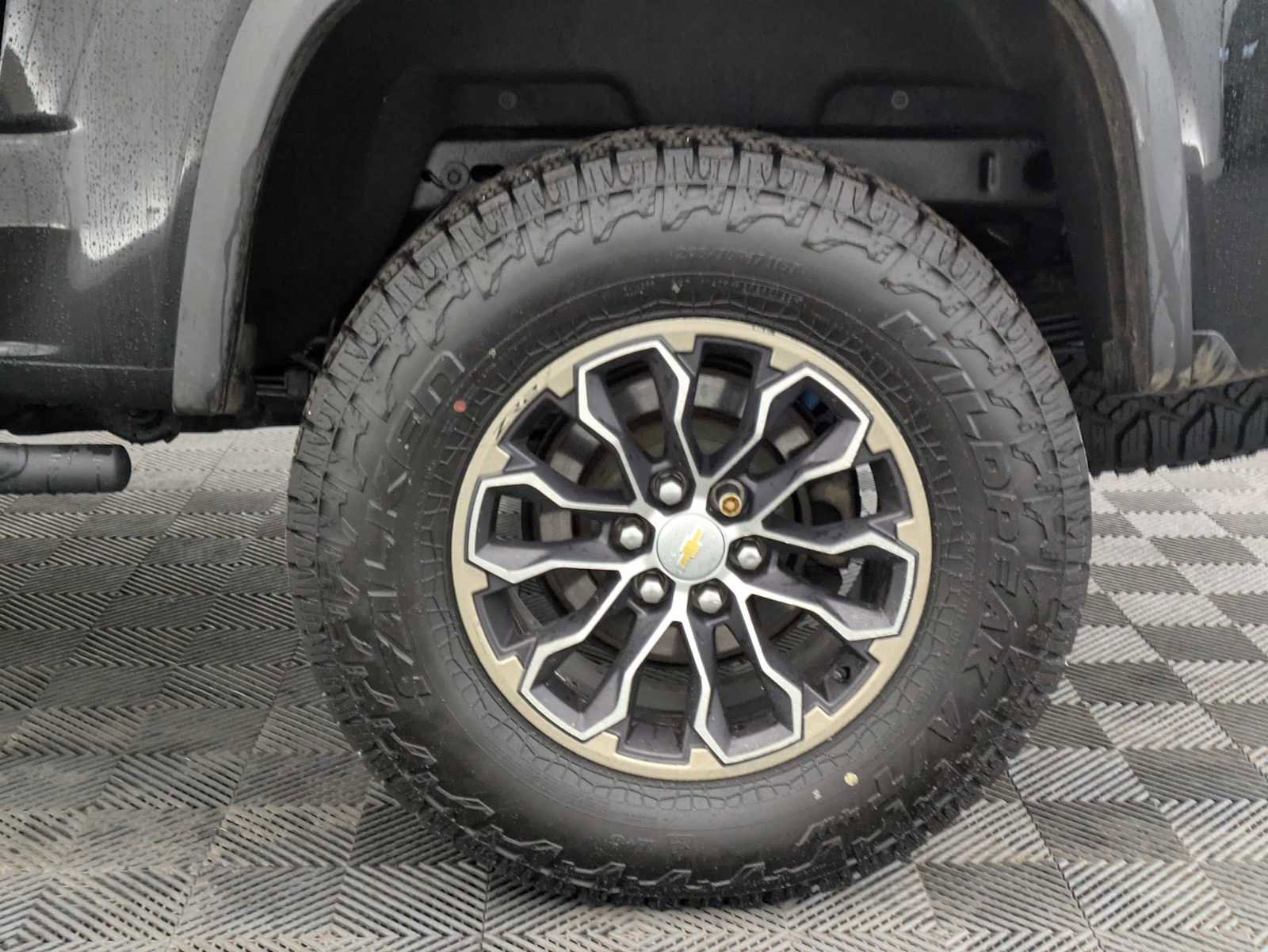 Used 2019 Chevrolet Colorado ZR2 image 16