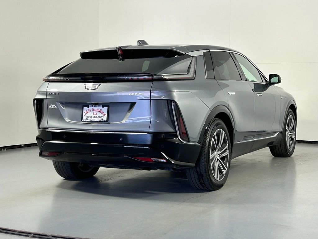 Used 2023 Cadillac Lyriq AWD image 7