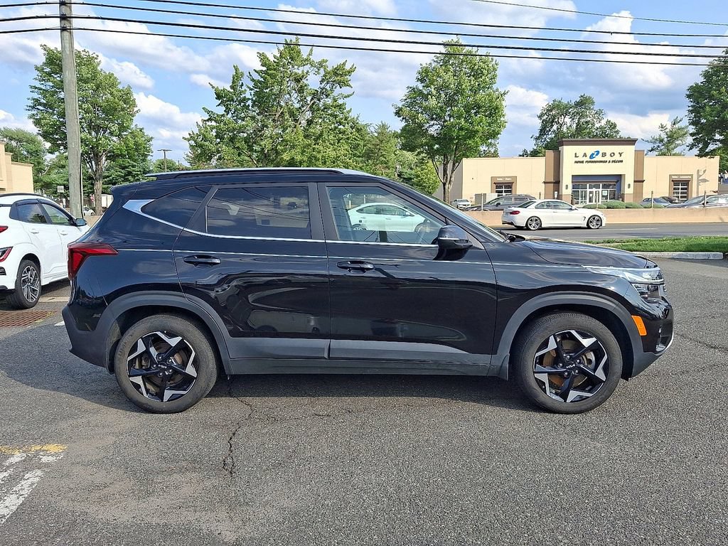 Used 2024 Kia Seltos EX AWD/4WD image 8