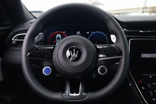 New 2024 Maserati Grecale GT image 12