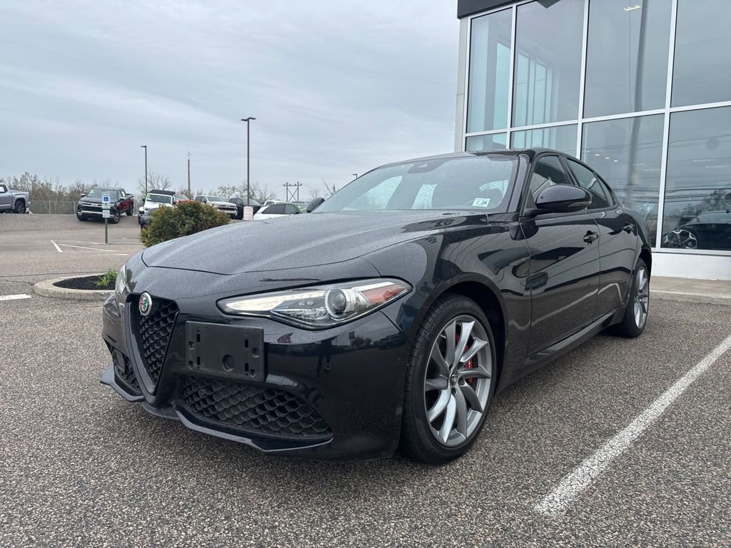 Used 2023 Alfa Romeo Giulia Sprint AWD/4WD image 4