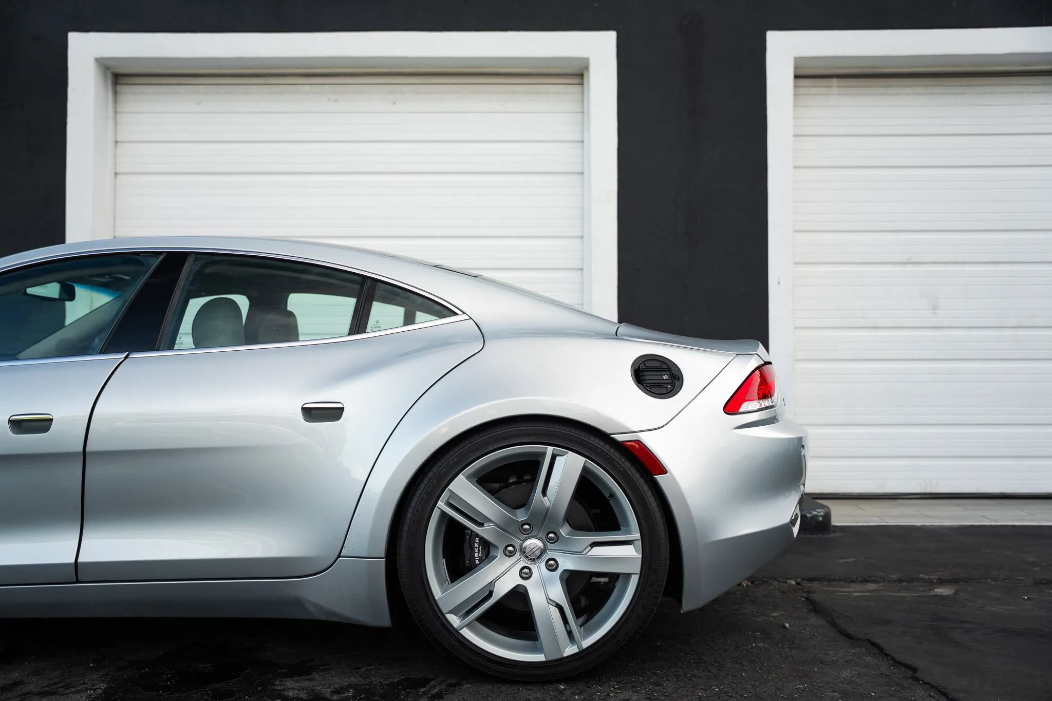 Used 2012 Fisker Karma EcoChic RWD image 12