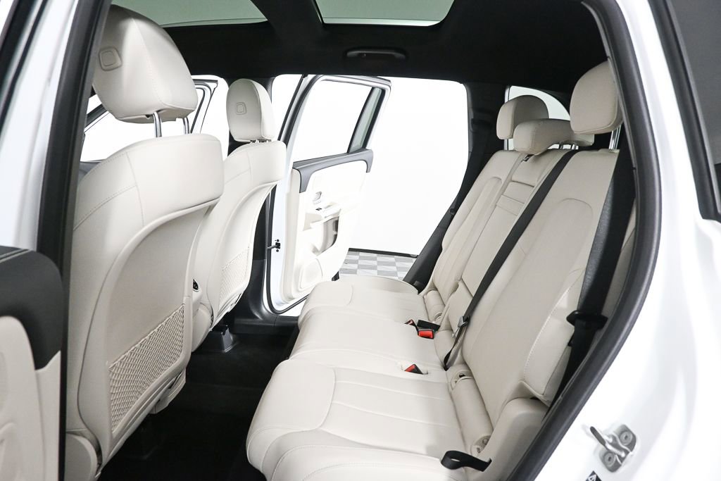 Used 2025 Mercedes-Benz GLB 250 image 19