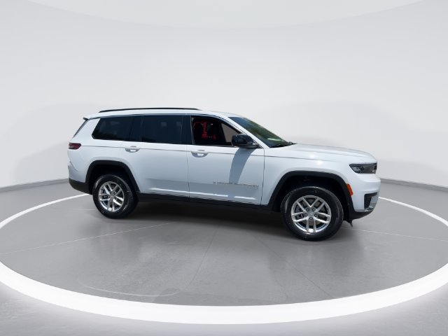 Used 2025 Jeep Grand Cherokee L Laredo RWD image 9