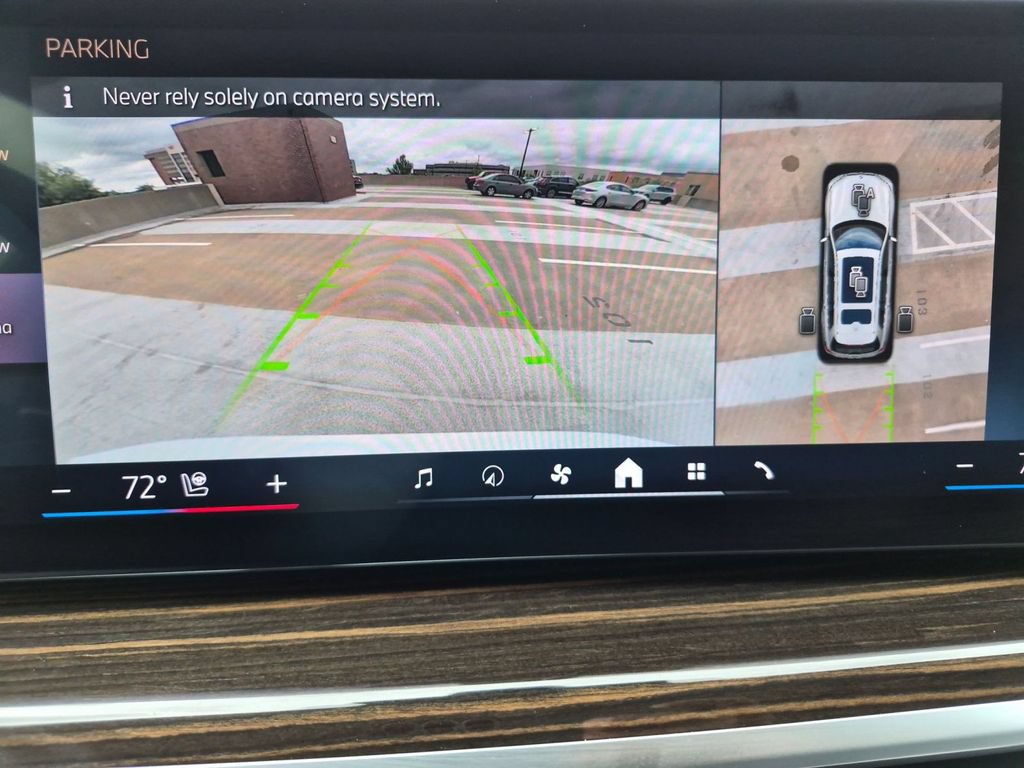 Certified 2025 BMW X7 xDrive40i w/ Premium Package AWD/4WD image 16