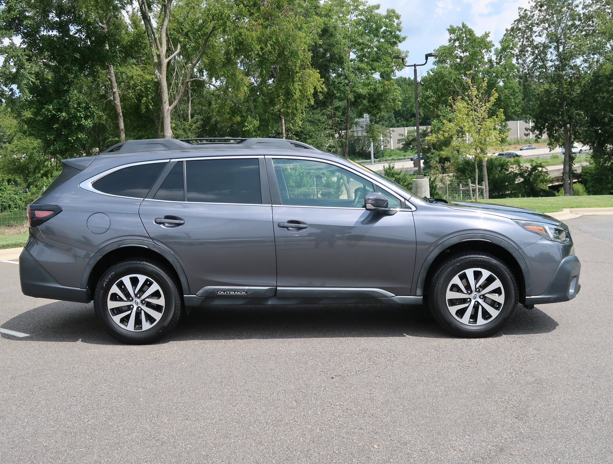 Used 2021 Subaru Outback Premium AWD/4WD image 9