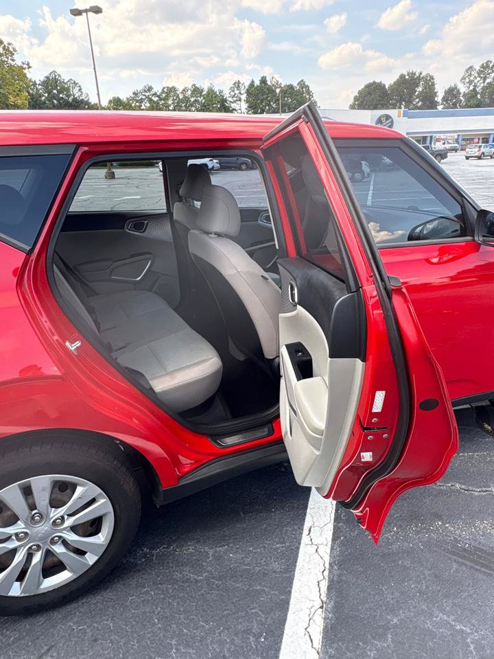 Used 2022 Kia Soul LX FWD image 14
