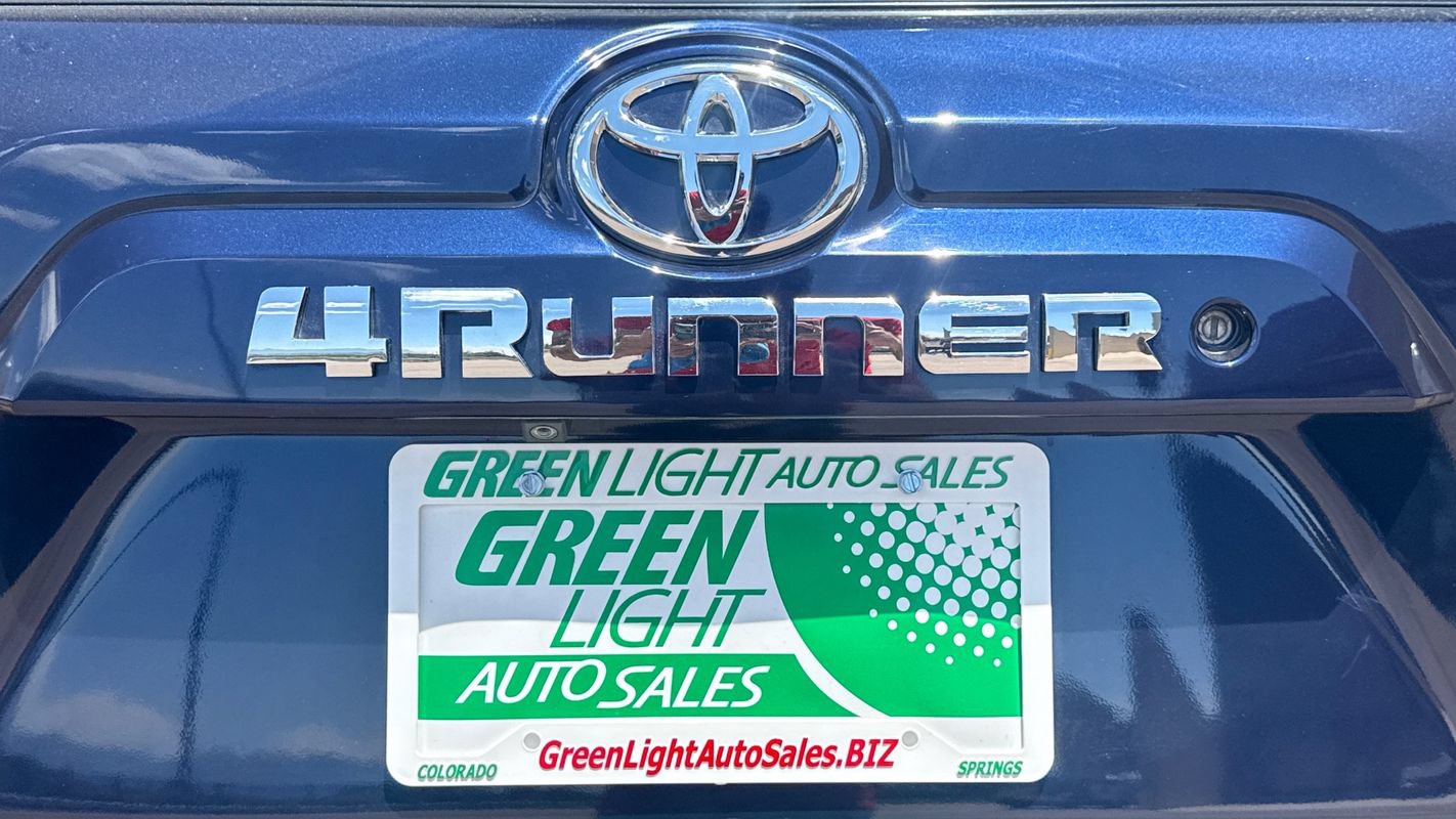 Used 2017 Toyota 4Runner SR5 AWD/4WD image 18
