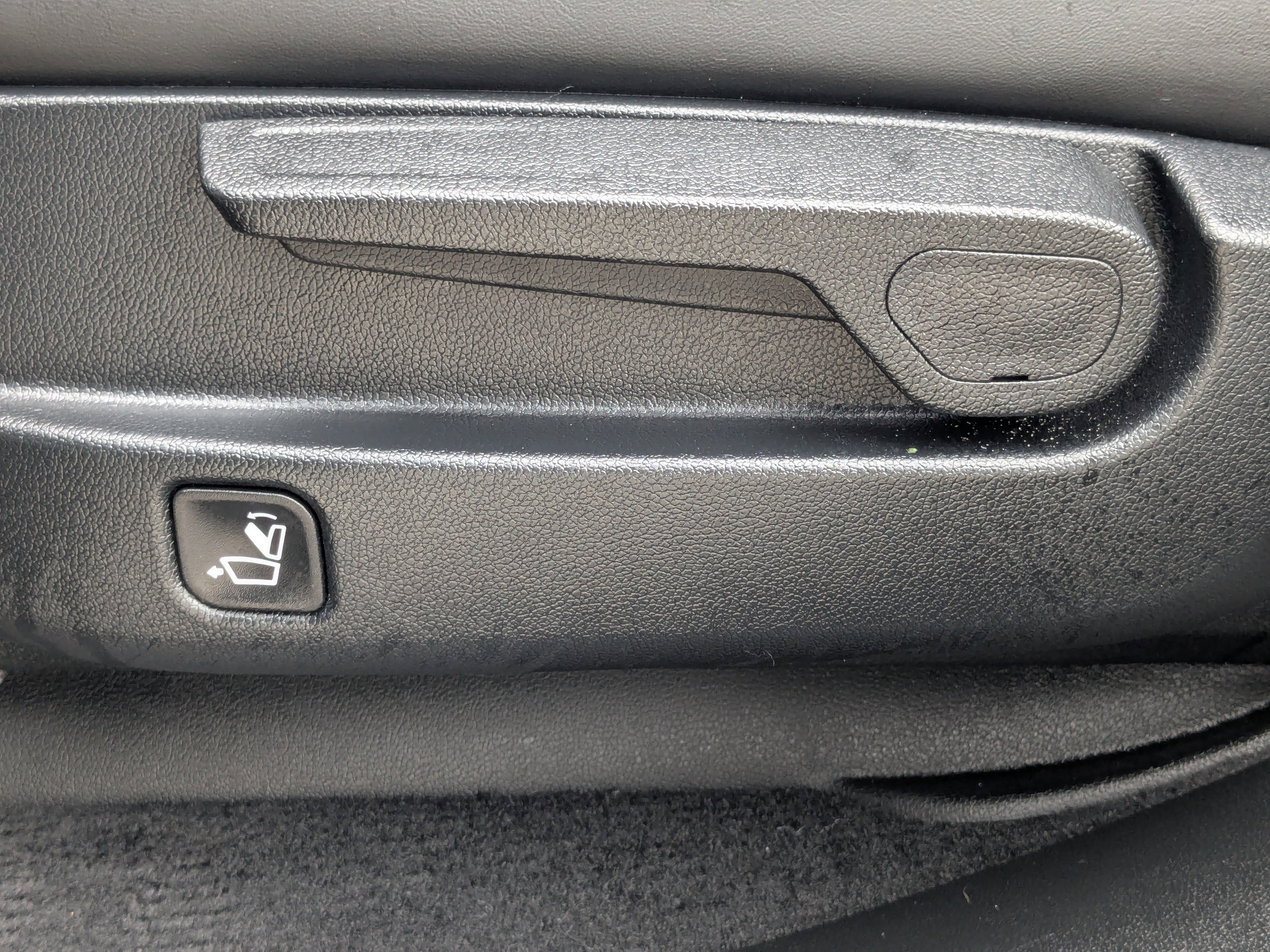 Certified 2025 Kia Sorento S w/ Panoramic Sunroof Package image 18