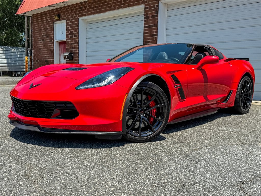 Used 2019 Chevrolet Corvette Grand Sport w/ Carbon Flash Badge Package RWD image 5