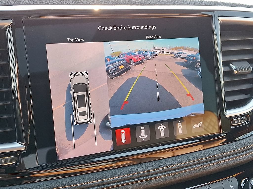 Used 2022 Chrysler Pacifica Pinnacle FWD image 20