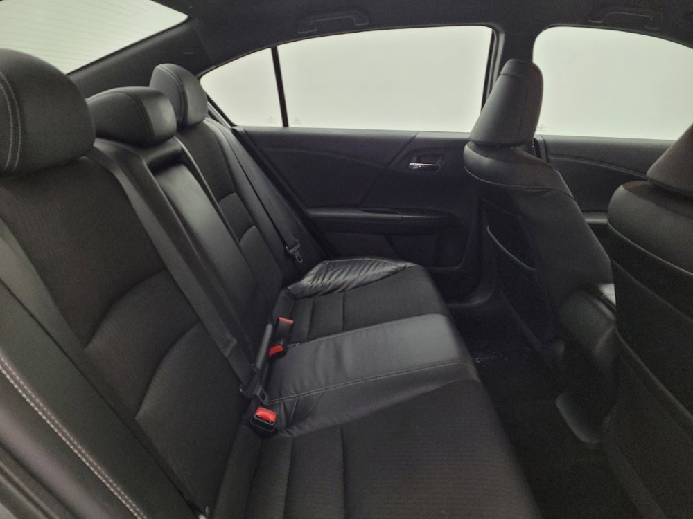 Used 2017 Honda Accord Sport image 19