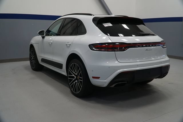 Certified 2026 Porsche Macan Turbo AWD/4WD image 3