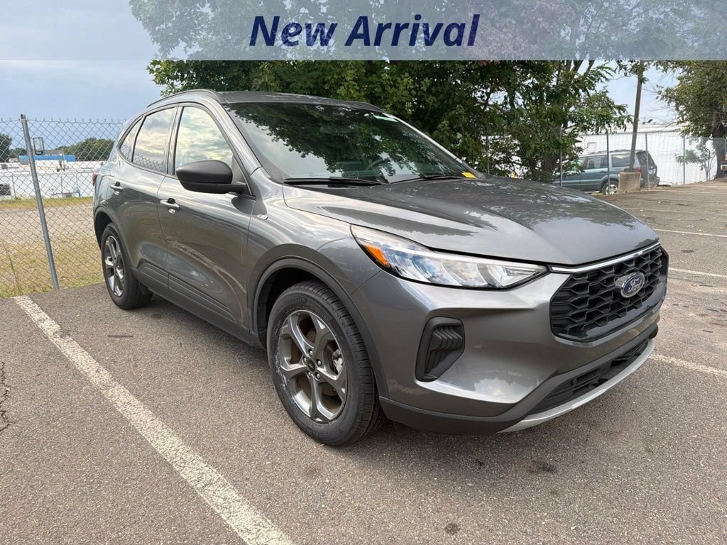 Used 2025 Ford Escape ST-Line FWD video 2