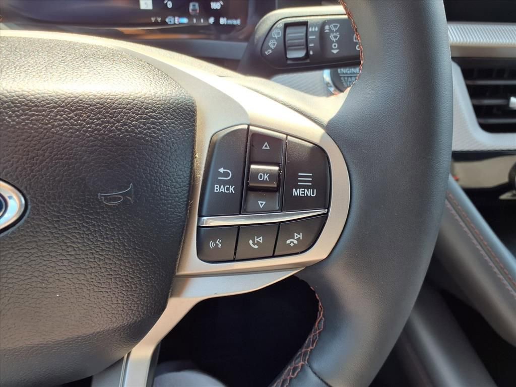 Used 2025 Ford Explorer Active RWD image 17