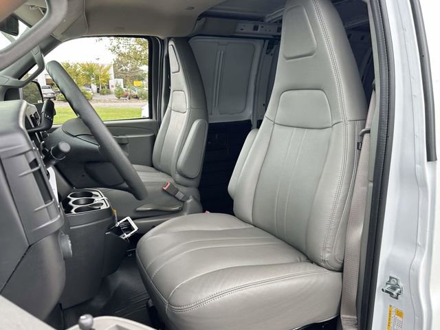 New 2025 Chevrolet Express 2500 Work Van w/ Driver Convenience Package image 21