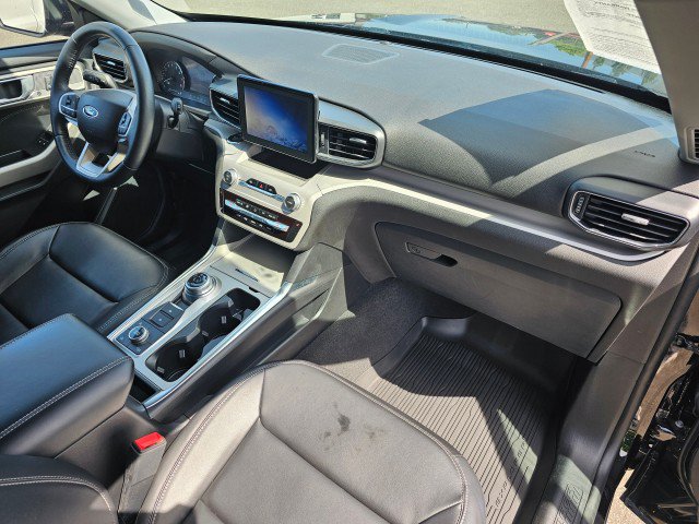 Used 2023 Ford Explorer XLT w/ Equipment Group 202A AWD/4WD image 11